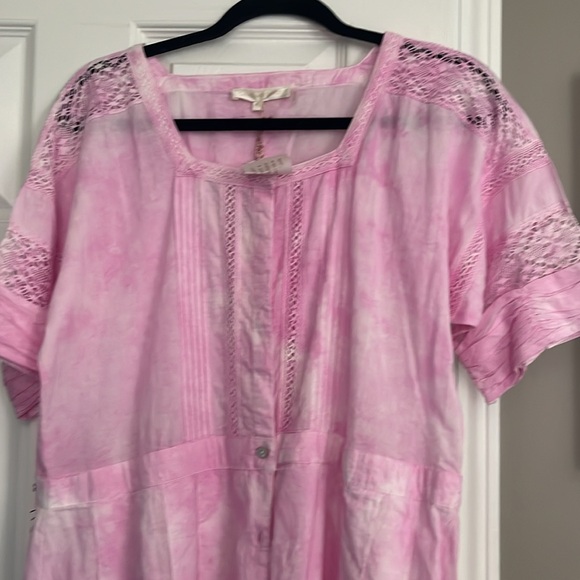 Shopbop store by LoveShackWednsday. XL pink not to be missed - Picture 2 of 3